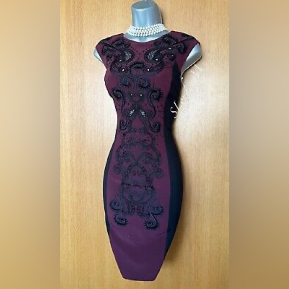 Karen Millen Black Maroon Signature Embroidered Cocktail Pencil Dress
